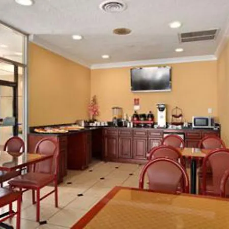 Days Inn By Wyndham Washington Dc/Gateway 