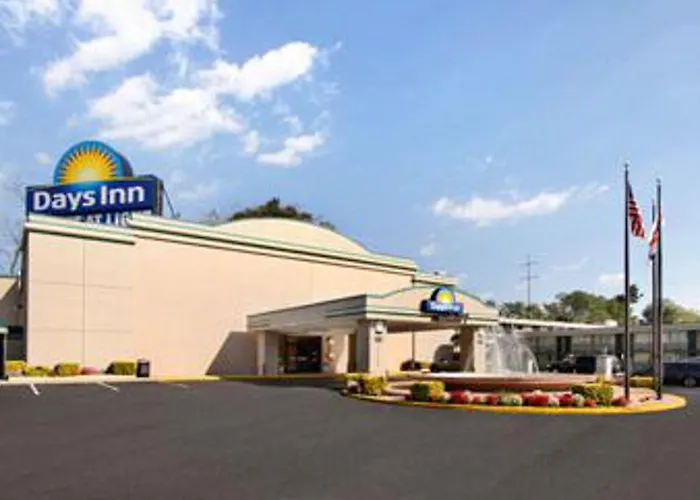 Days Inn By Wyndham Washington Dc/Gateway
