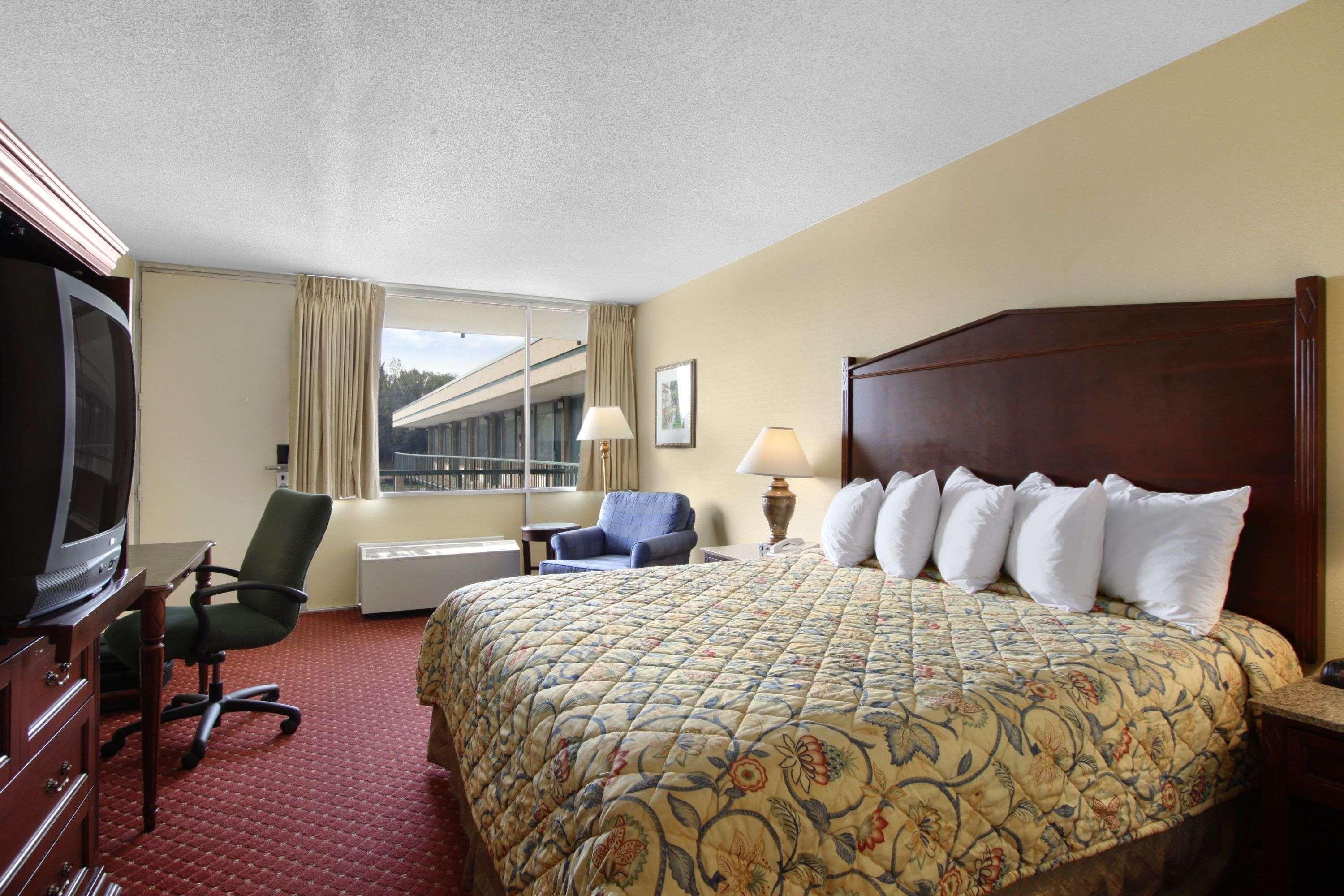 Days By Wyndham Dc/gateway 2*